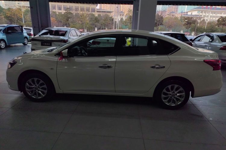 日产 轩逸 2022款 经典 1.6XE CVT舒适版车身外观4