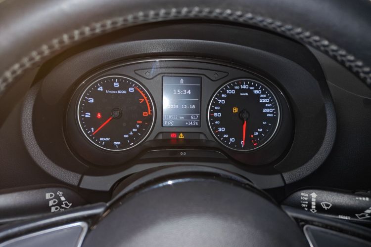 奥迪A3 2016款 Sportback 35 TFSI 进取型中控内饰14