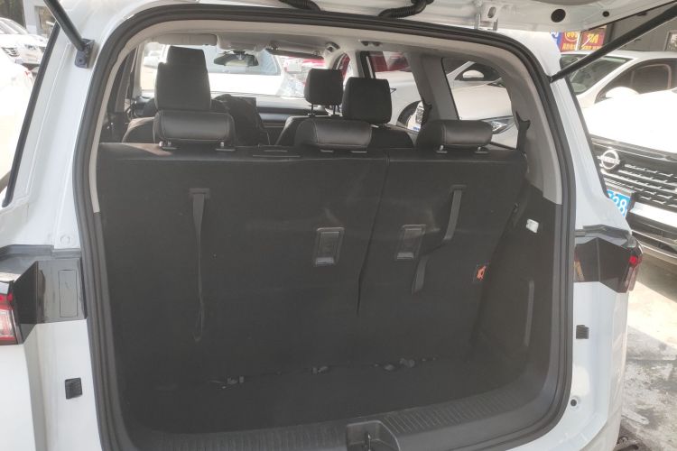 五菱汽车 五菱佳辰 2022款 1.5T 手动轻享活力型局部细节23