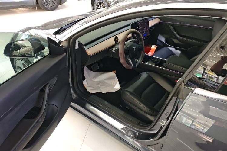 特斯拉 Model 3 2020款 长续航后轮驱动版中控内饰20