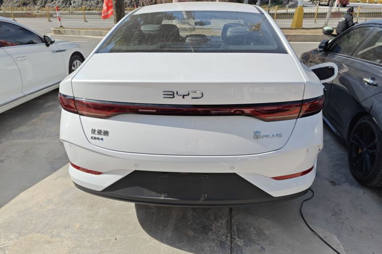 比亚迪 秦PLUS 2023款 冠军版 DM-i 55KM领先型车身外观6