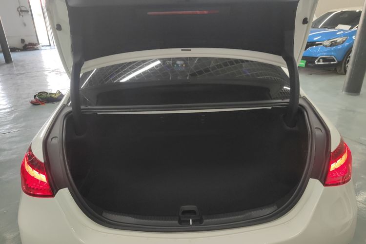 奔驰C级 2025款 C 260 L 运动版机舱底盘23