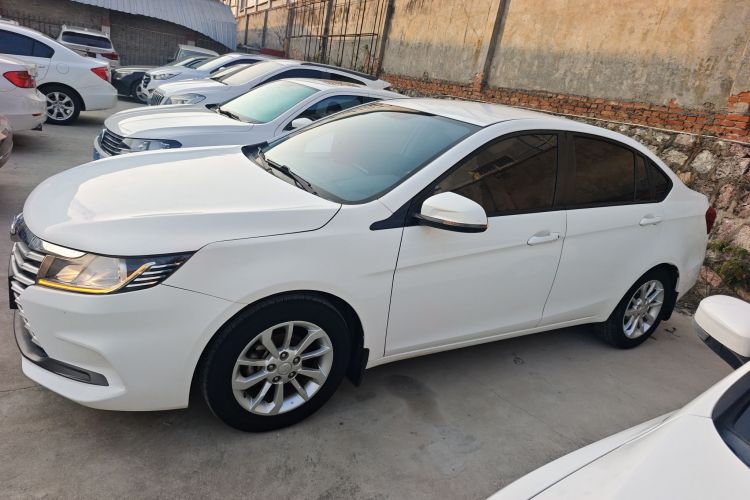 东南A5翼舞 2019款 1.5L 手动翼豪版 国VI车身外观4