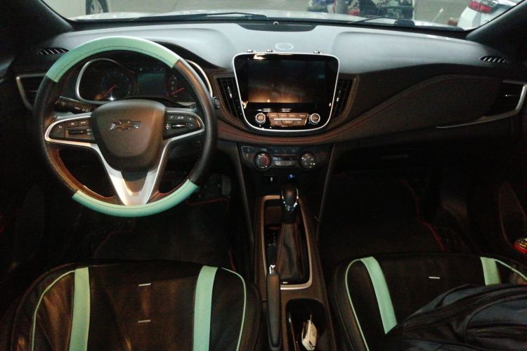 雪佛兰 科鲁泽 2020款 轻混 RS 330T 自动畅快版中控内饰12