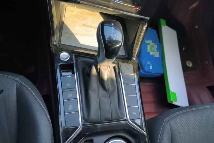 大众 帕萨特 2025款 出众款 330TSI 精英版中控内饰18