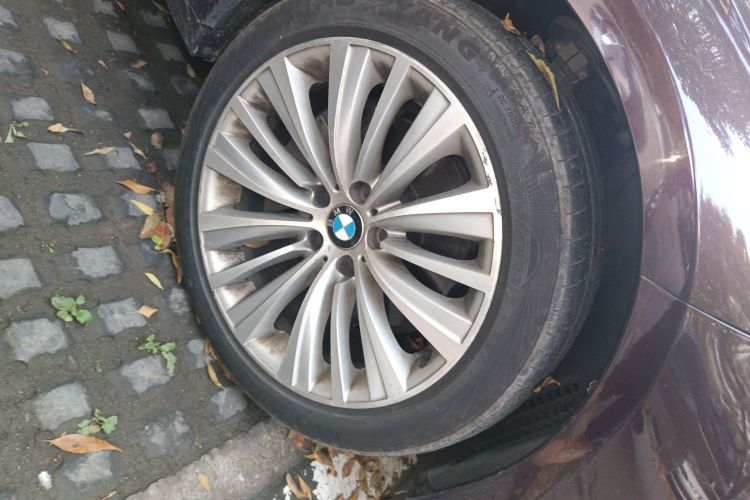 宝马5系GT 2014款 535i 豪华型车身外观10