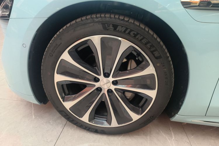 鸿蒙智行 智界S7 2025款 855km Max车身外观6007