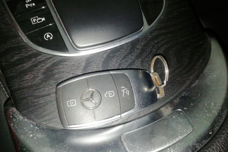 奔驰C级(进口) 2020款 C 260 旅行轿车中控内饰11