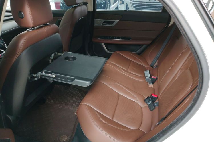 捷豹XFL 2018款 XFL 2.0T 250PS 豪华版中控内饰21