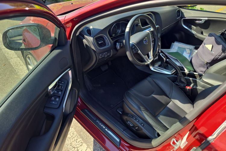 沃尔沃V40 2016款 T3 智逸版中控内饰20