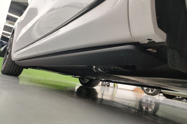 鸿蒙智行 问界M8 2025款 增程 Ultra版 53.4kWh 5座版局部细节9002