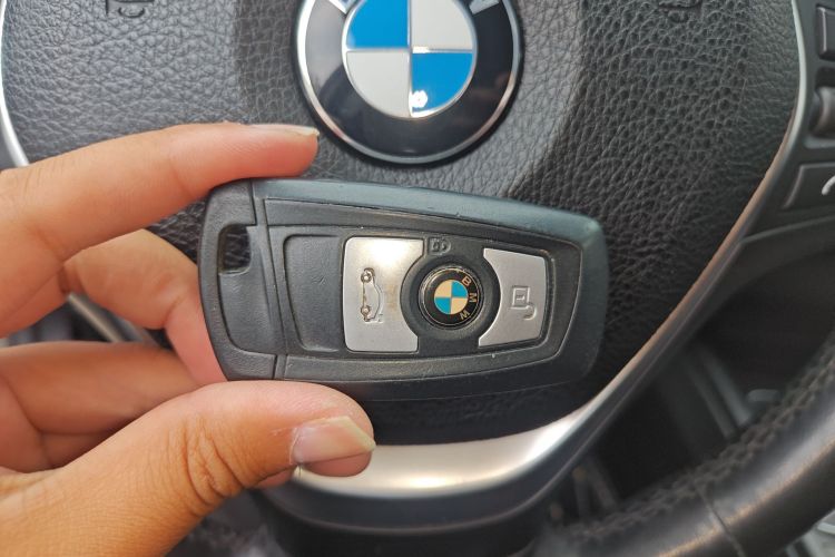 宝马3系 2018款 320Li 时尚型中控内饰7001