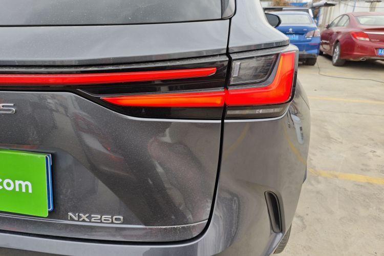雷克萨斯NX 2023款 260 前驱 创游特别版车身外观9