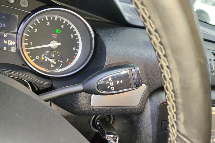 奔驰R级 2014款 R 320 4MATIC 商务型中控内饰18