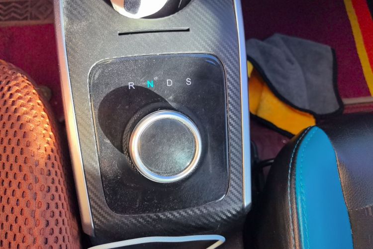 北汽新能源EC3 2018款 灵动版中控内饰18