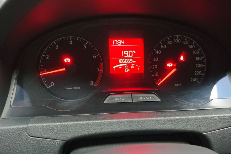 大众 桑塔纳 2013款 1.4L 手动风尚版中控内饰14