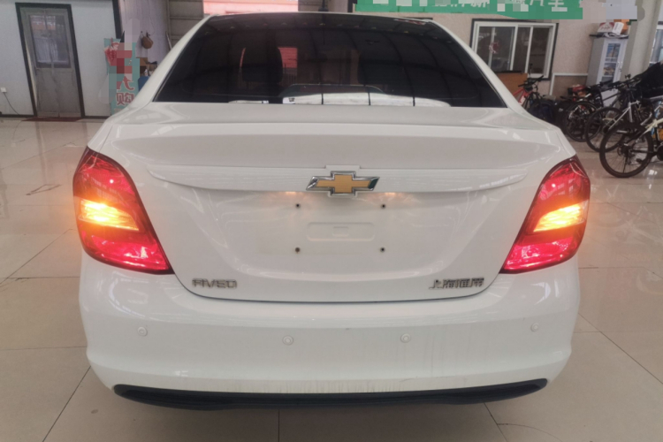 雪佛兰 爱唯欧 2014款 三厢 1.4SL MT 舒适版车身外观6