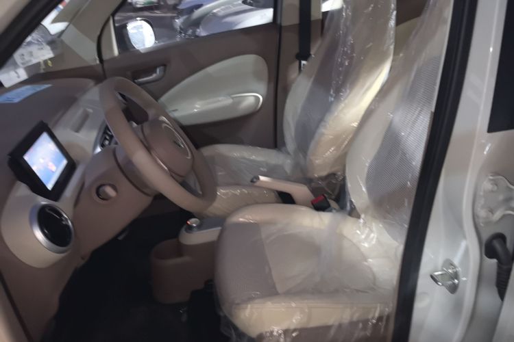 五菱汽车 宏光MINIEV 2025款 四门版 进阶款中控内饰19