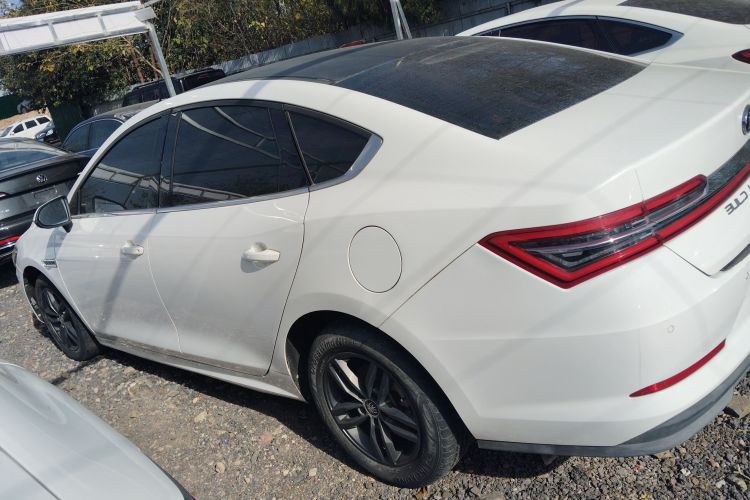 比亚迪 秦Pro 2020款 超越版 1.5TI 自动尊贵型车身外观6003