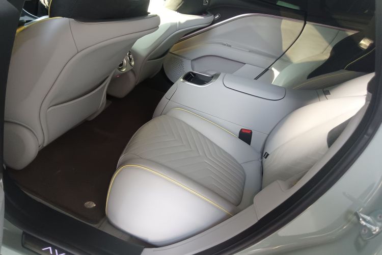 阿维塔11 2022款 长续航双电机奢享版 4座中控内饰21