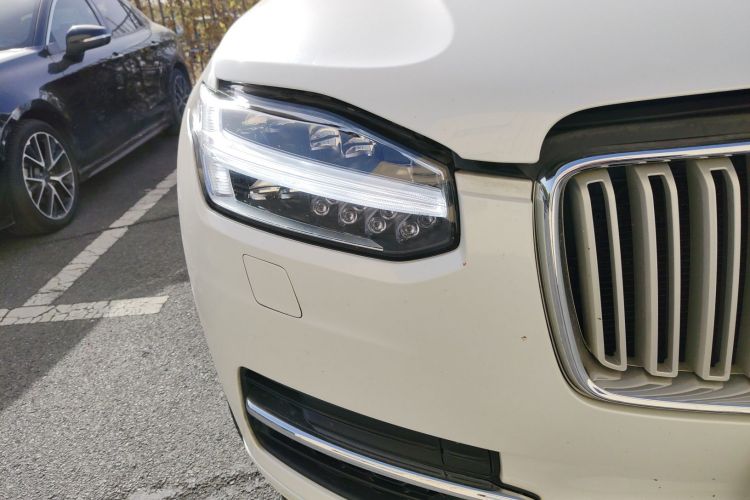 沃尔沃XC90新能源 2018款 E驱混动 T8 智尊版 7座车身外观8