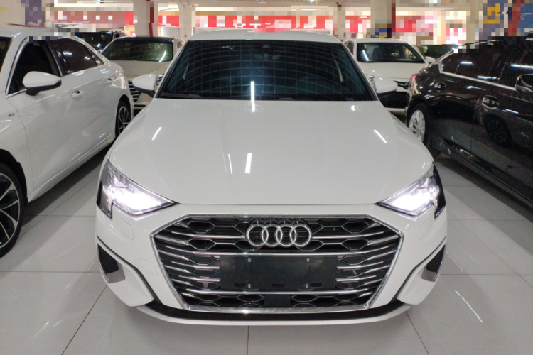 奥迪A3 2023款 改款 A3L Limousine 35 TFSI 进取致雅型车身外观2