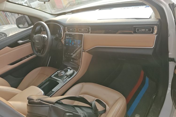 中国重汽VGV VGV U75PLUS 2021款 2.0TGDI 奇趣山地版 7座中控内饰12