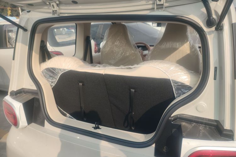 五菱汽车 宏光MINIEV 2024款 第三代 215km 青春版机舱底盘23