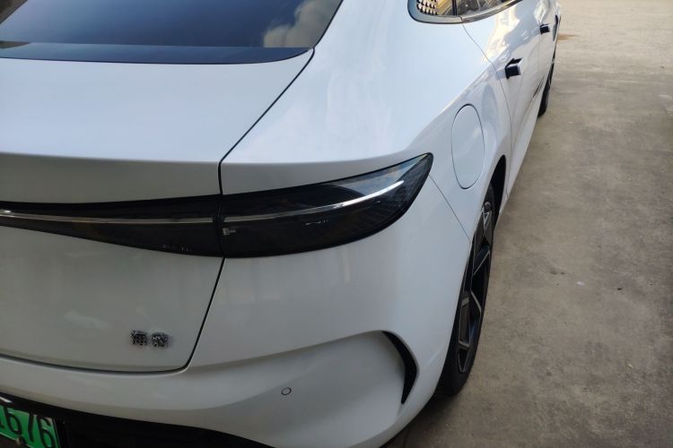 比亚迪 海豹 2022款 700km 长续航后驱版车身外观9