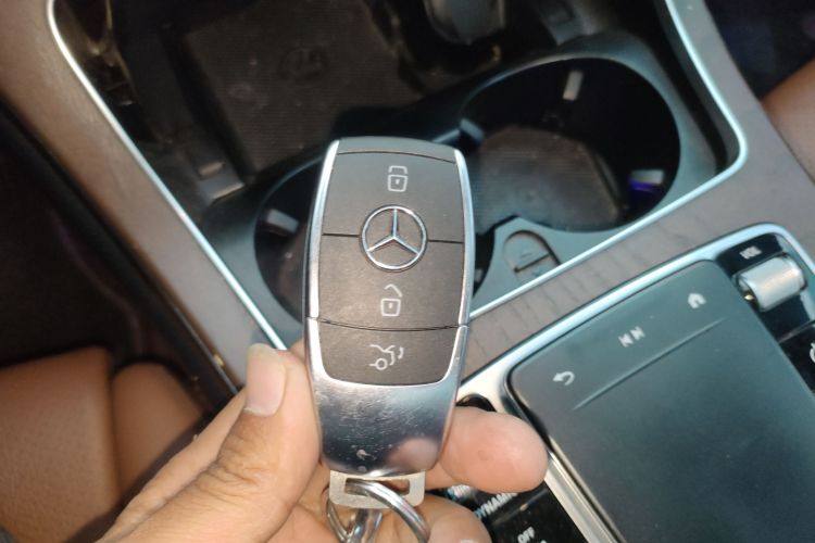 奔驰GLC 2022款 改款 GLC 260 L 4MATIC 豪华型中控内饰11