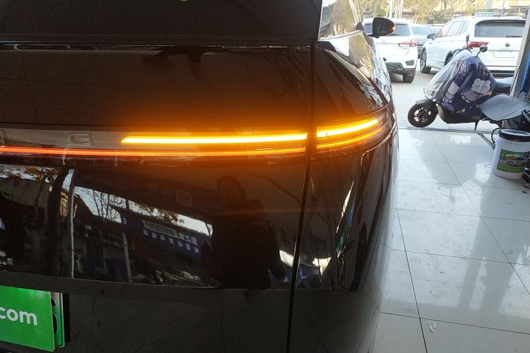 小鹏X9 2024款 640四驱高性能Max车身外观6006