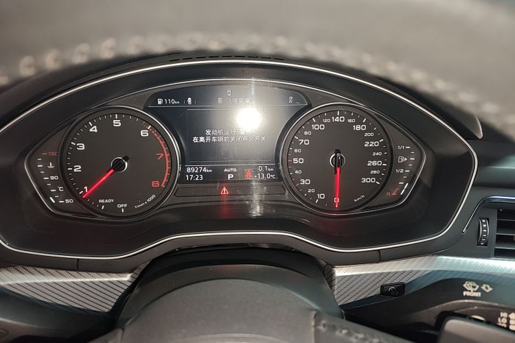 奥迪A4L 2017款 40 TFSI 风尚型中控内饰14