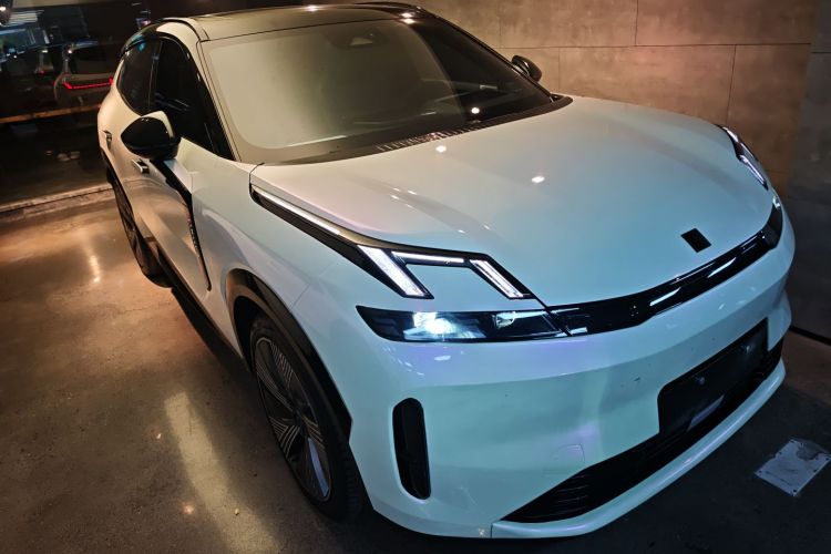 领克08 EM-P 2023款 220km 时间限量版车身外观6002