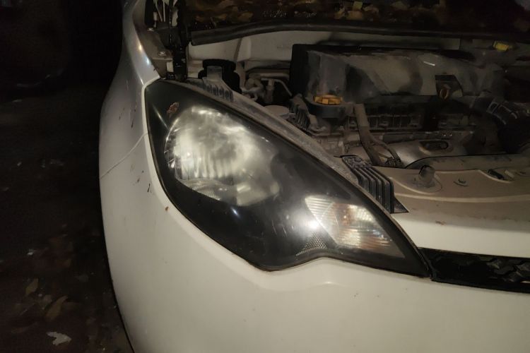 名爵3 2013款 1.3L AMT舒适版车身外观8