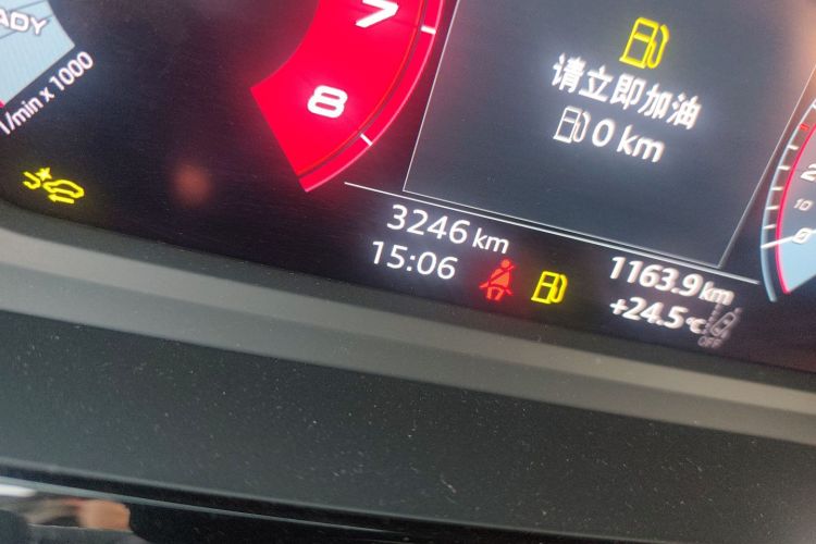 奥迪A3 2025款 A3L Limousine 35TFSI 飞驰尊享型中控内饰15