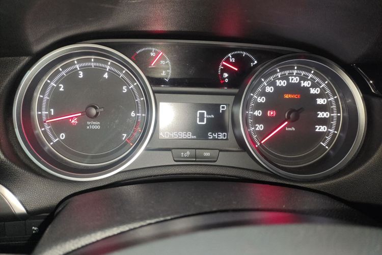 标致408 2016款 1.6T 自动豪华版中控内饰14