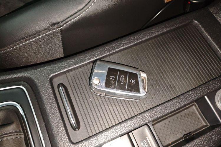 大众 高尔夫 2019款 280TSI DSG豪华型 国VI中控内饰11