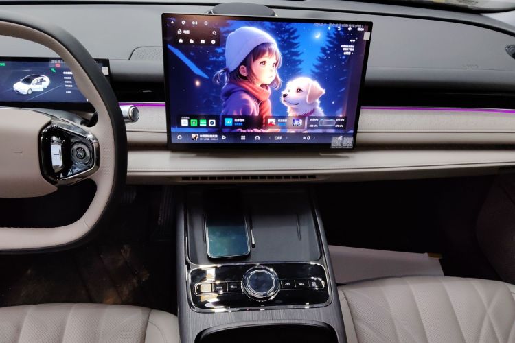 吉利银河 银河星耀8 2025款 130km EM-i 尊享版中控内饰16