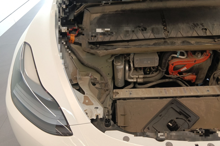 特斯拉 Model Y 2022款 改款 后轮驱动版机舱底盘25