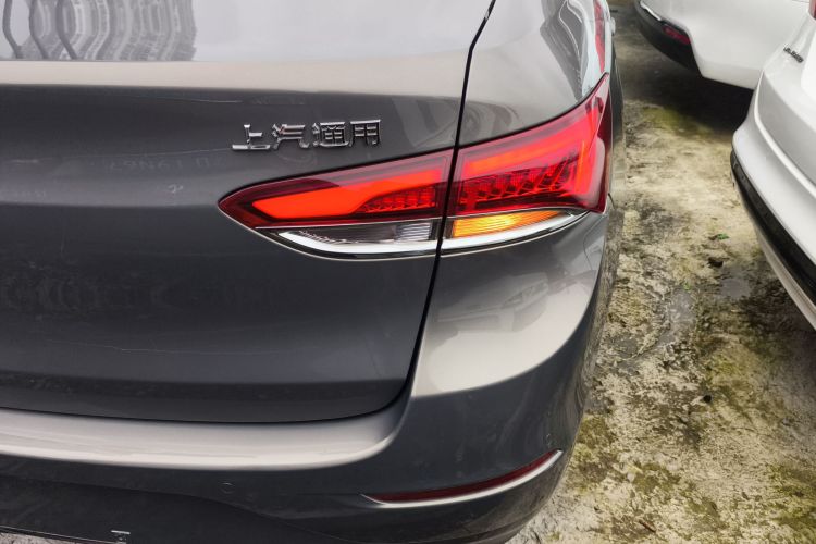 别克 英朗 2018款 15T 双离合精英型 国V车身外观9