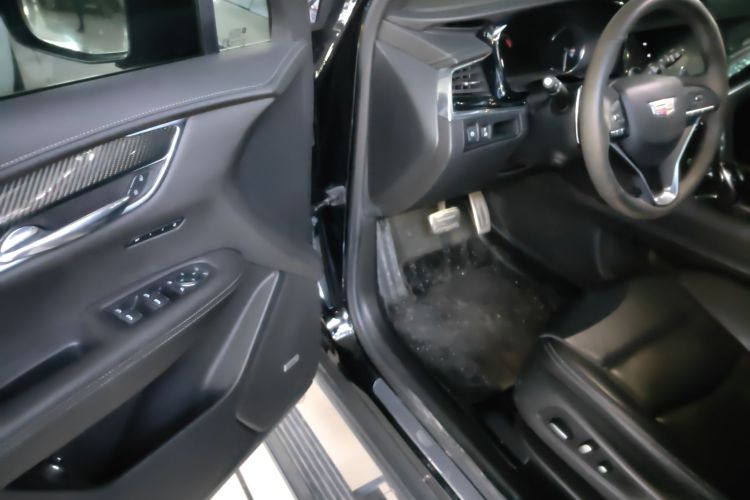 凯迪拉克XT6 2020款 28T 七座豪华运动型至享安全版中控内饰20