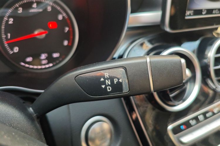 奔驰C级 2018款 C 200 L 运动版局部细节18