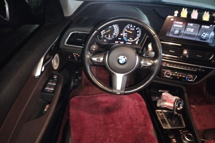 宝马1系 2022款 120i M运动曜夜版中控内饰13