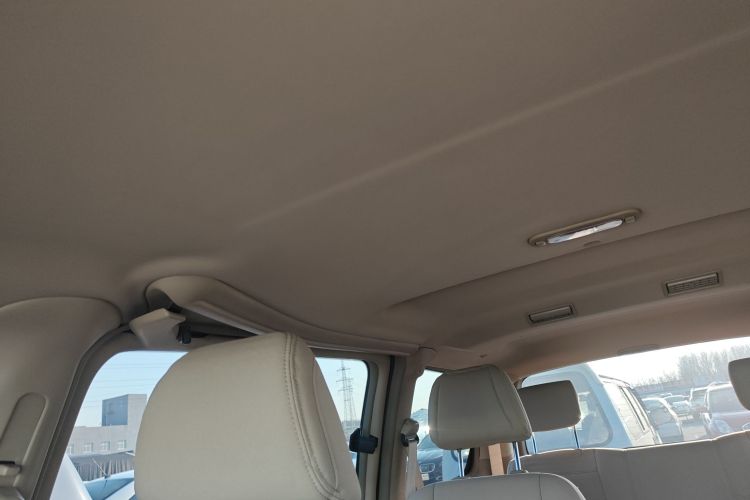 别克GL8 2014款 2.4L 经典版中控内饰22