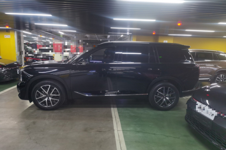 广汽传祺 传祺GS8 2022款 领航系列 2.0TGDI 两驱豪华智联版（七座）车身外观4