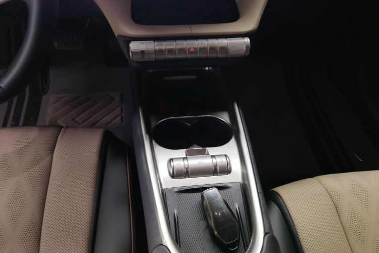 比亚迪 海豚 2023款 420km 自由版中控内饰18