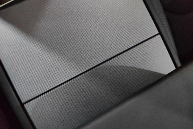 特斯拉 Model Y 2025款 长续航全轮驱动版中控内饰7001