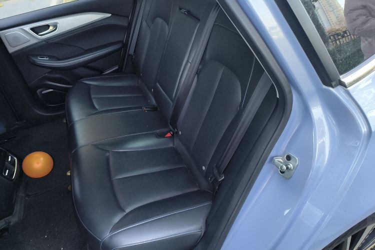 飞凡汽车 飞凡ER6 2021款 新动版 620km 智享版中控内饰21