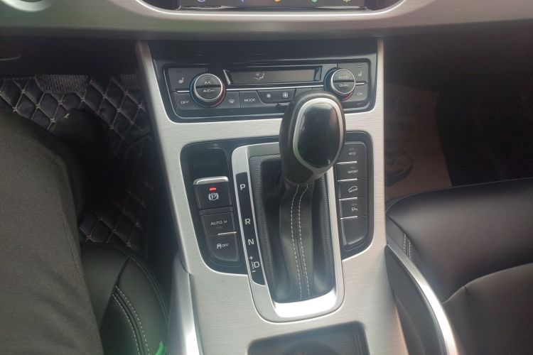 吉利汽车 博越 2016款 1.8TD 自动智慧型中控内饰18