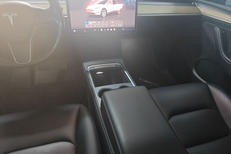 特斯拉 Model Y 2022款 改款 后轮驱动版局部细节16